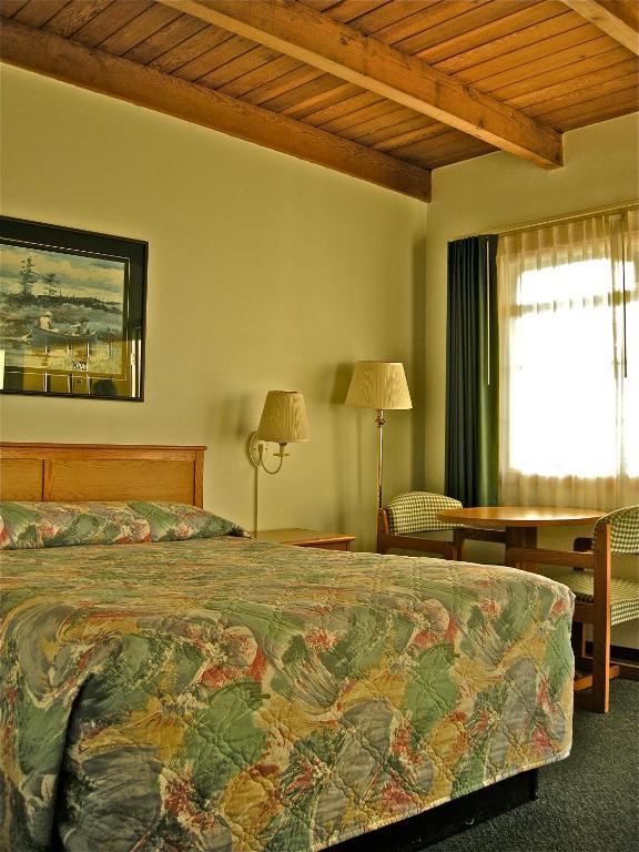 גולד ביץ' Azalea Lodge מראה חיצוני תמונה