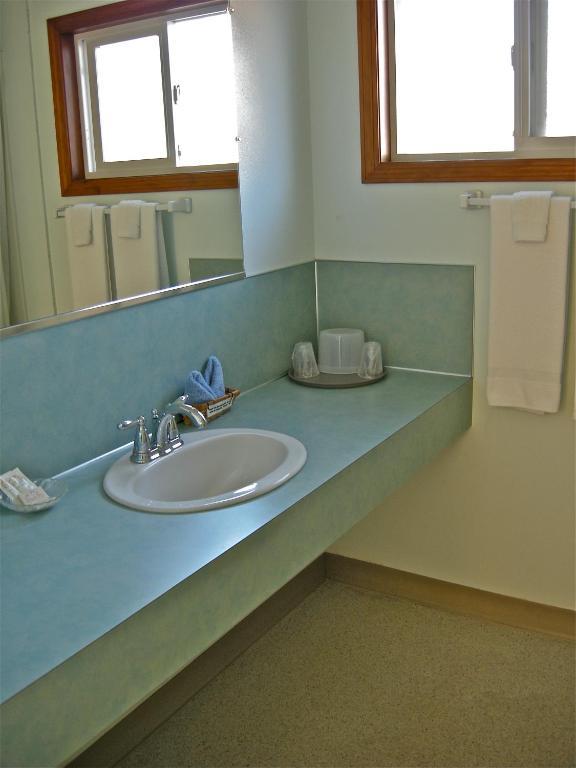 גולד ביץ' Azalea Lodge מראה חיצוני תמונה