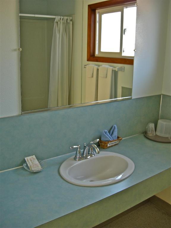 גולד ביץ' Azalea Lodge מראה חיצוני תמונה